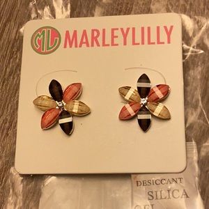 MARLEYLILLY Flower stud earrings